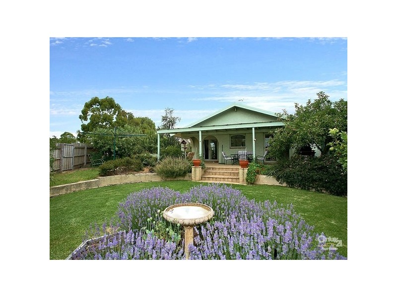 21 Twofold Close, Dingley Village VIC 3172