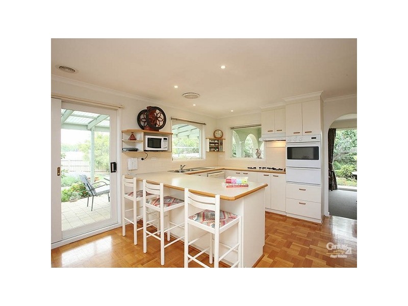 21 Twofold Close, Dingley Village VIC 3172