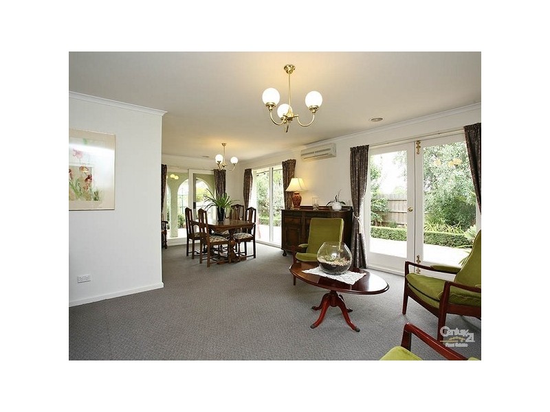 21 Twofold Close, Dingley Village VIC 3172