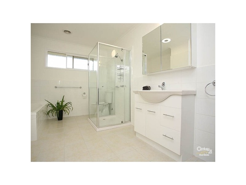 21 Twofold Close, Dingley Village VIC 3172