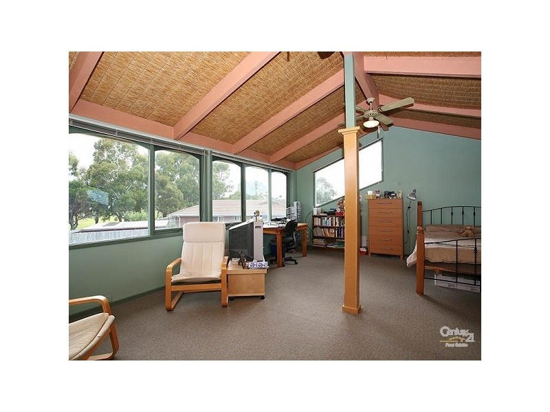 21 Twofold Close, Dingley Village VIC 3172