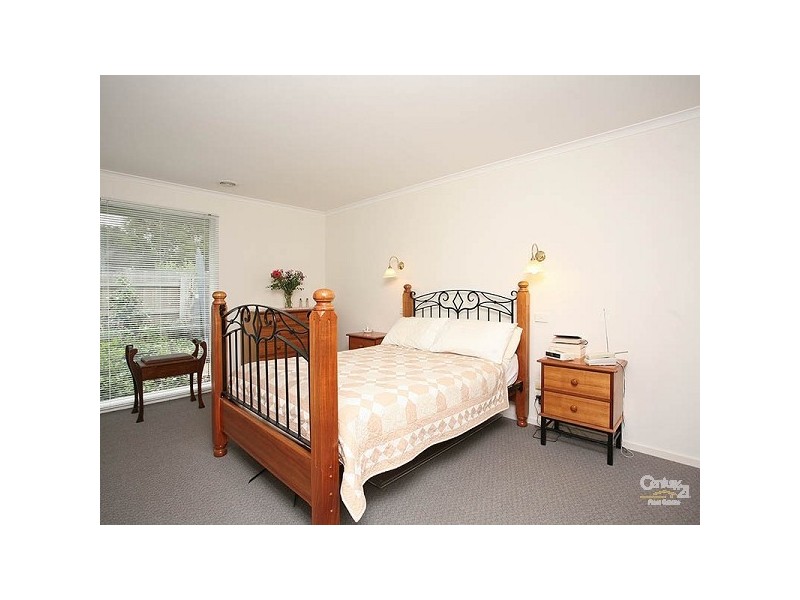 21 Twofold Close, Dingley Village VIC 3172