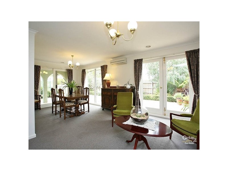 21 Twofold Close, Dingley Village VIC 3172