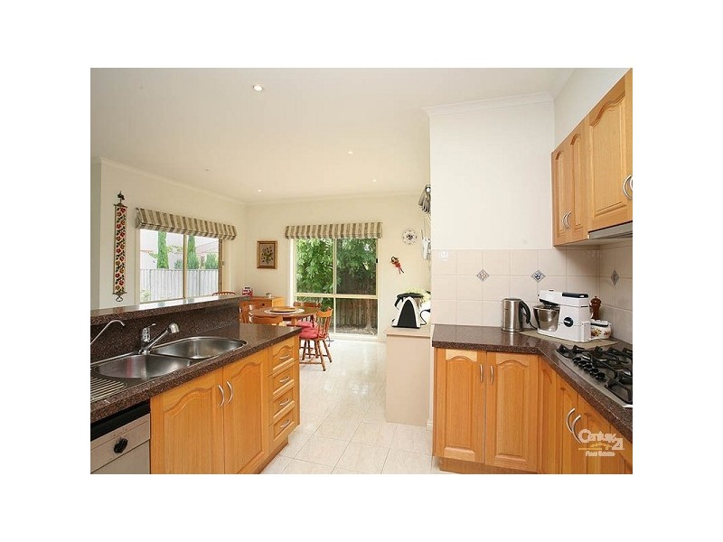 19 Aisha Crescent, Dingley Village VIC 3172