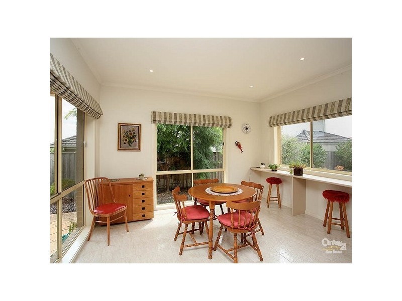 19 Aisha Crescent, Dingley Village VIC 3172