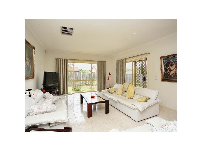 19 Aisha Crescent, Dingley Village VIC 3172