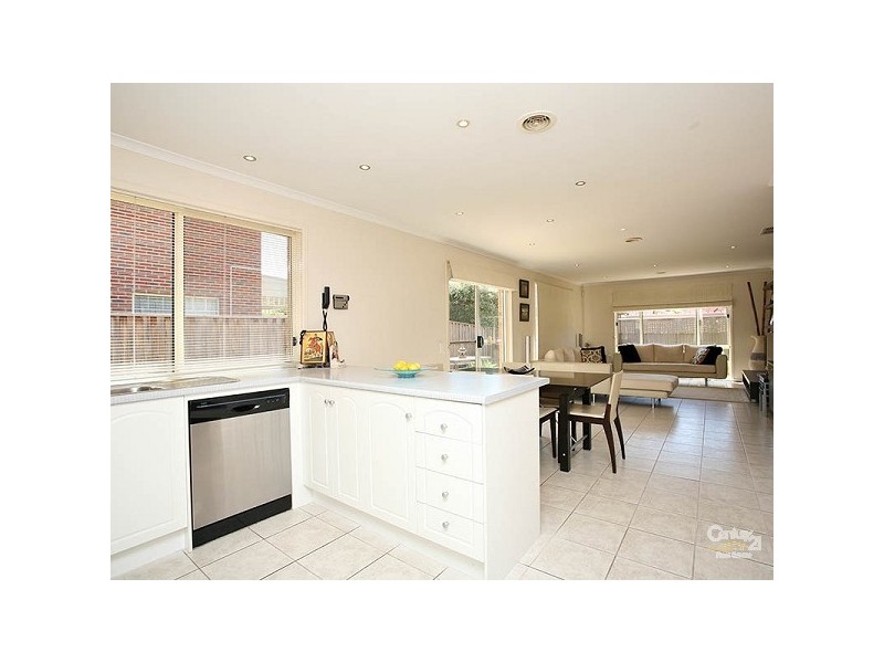 25 Kingsland Close, Dingley Village VIC 3172