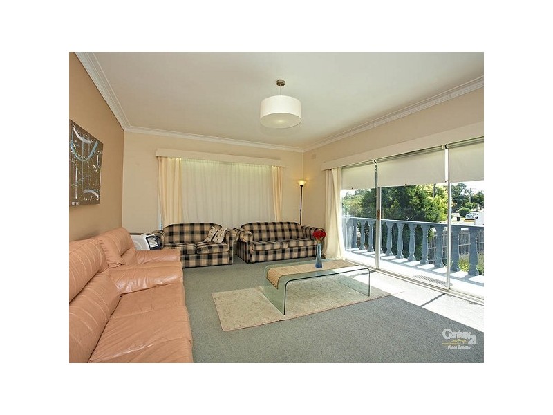 12 Southern Drive, Dingley Village VIC 3172