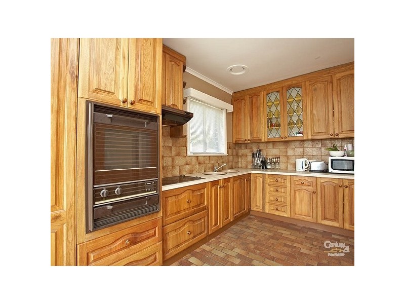 12 Southern Drive, Dingley Village VIC 3172