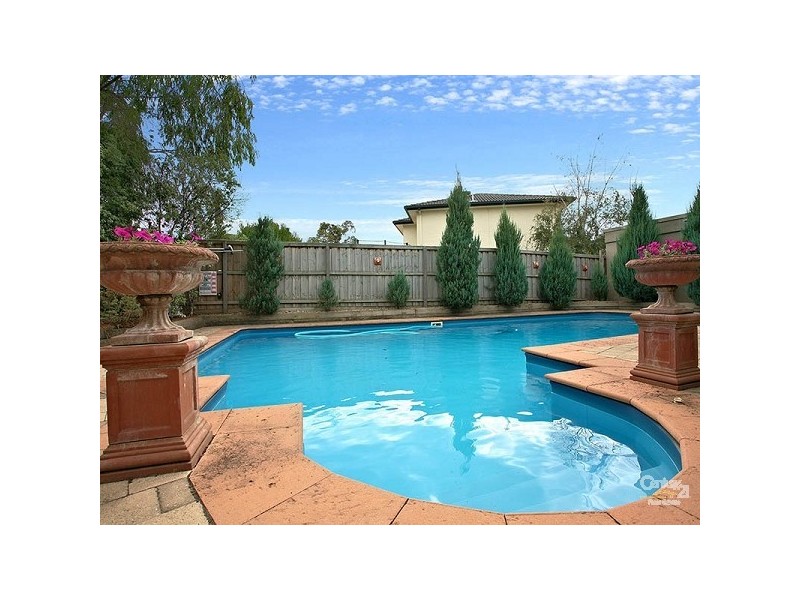 16 Teralba Close, Dingley Village VIC 3172