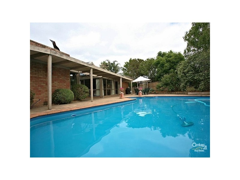 16 Teralba Close, Dingley Village VIC 3172