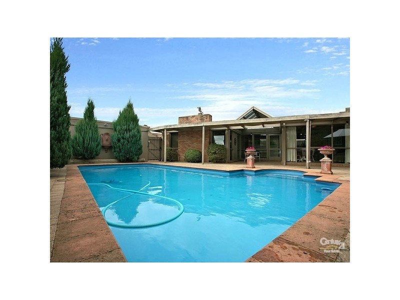 16 Teralba Close, Dingley Village VIC 3172