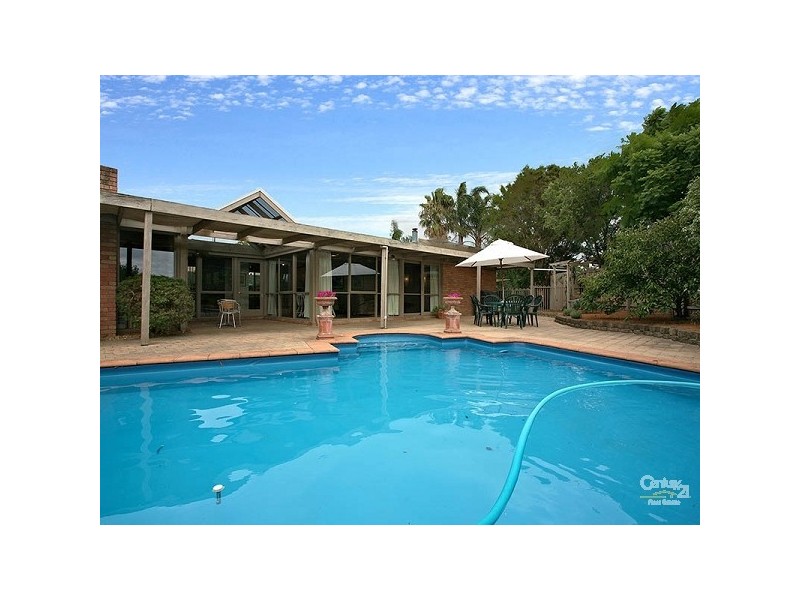 16 Teralba Close, Dingley Village VIC 3172