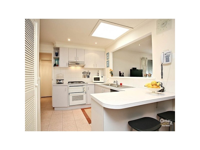 11 Bayville Drive, Dingley Village VIC 3172