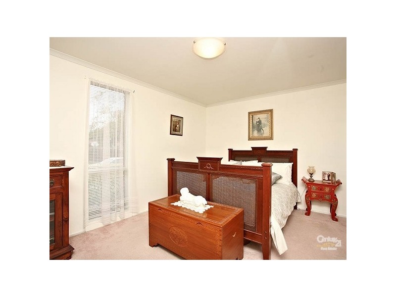 11 Bayville Drive, Dingley Village VIC 3172