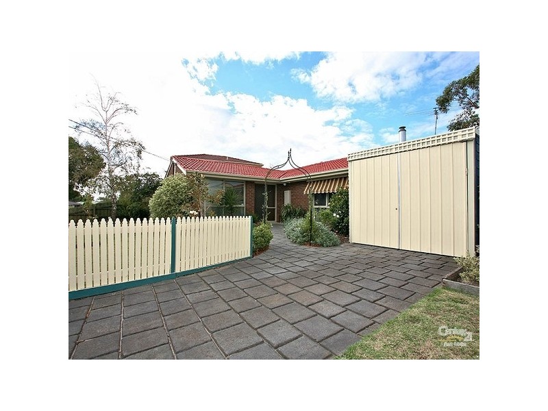 11 Bayville Drive, Dingley Village VIC 3172