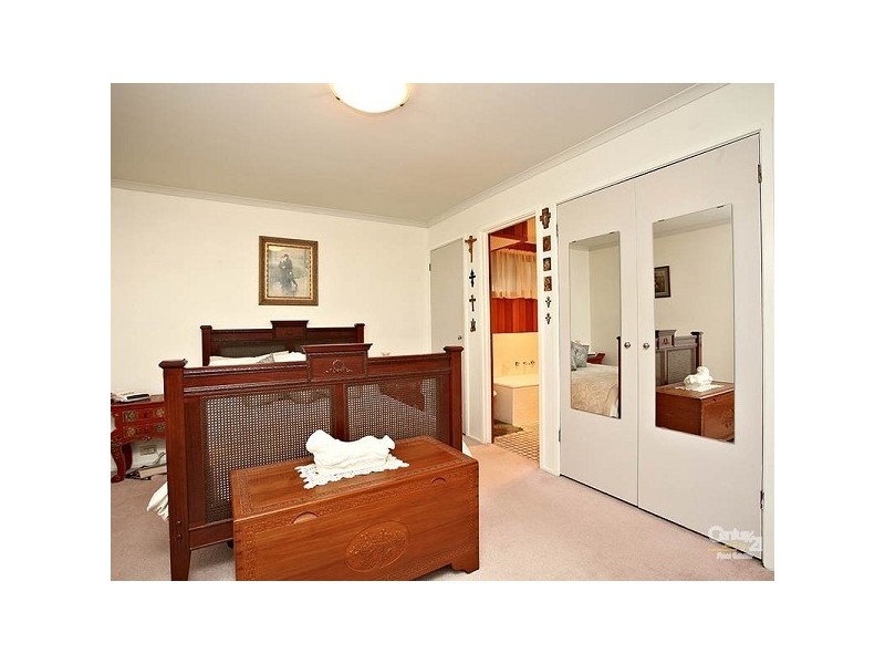 11 Bayville Drive, Dingley Village VIC 3172