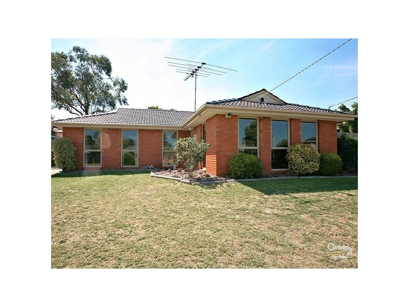 13 Bayville Drive, Dingley Village VIC 3172