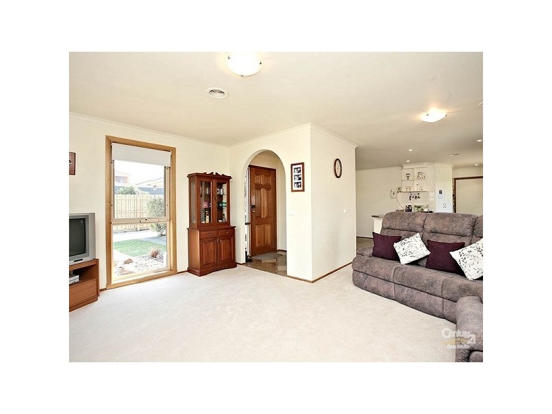 13 Bayville Drive, Dingley Village VIC 3172