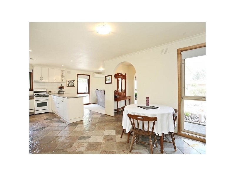 13 Bayville Drive, Dingley Village VIC 3172