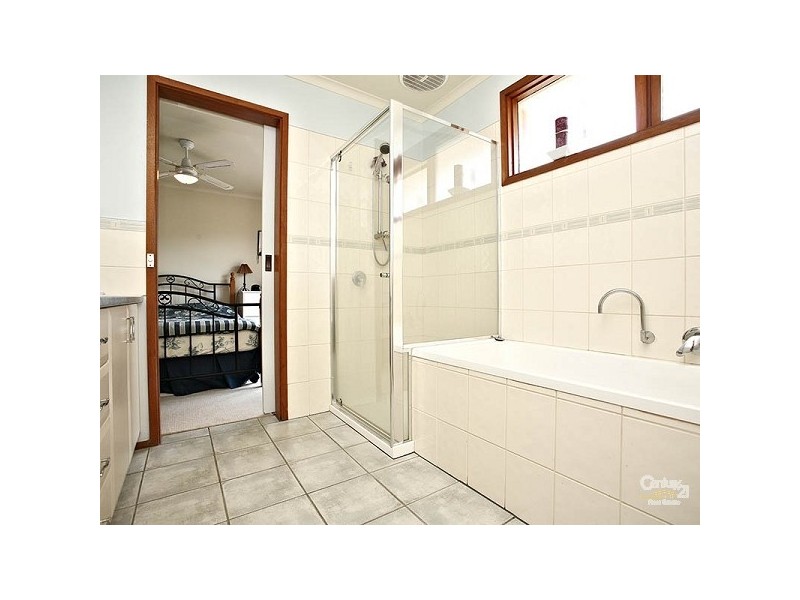 13 Bayville Drive, Dingley Village VIC 3172