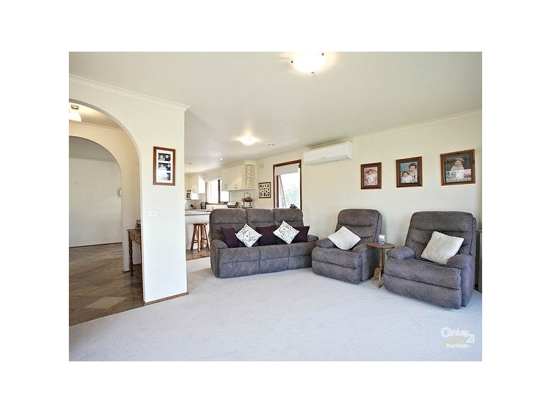 13 Bayville Drive, Dingley Village VIC 3172