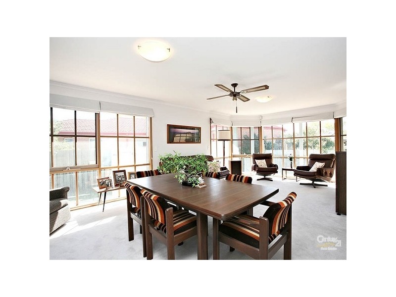 6 Aisha Crescent, Dingley Village VIC 3172