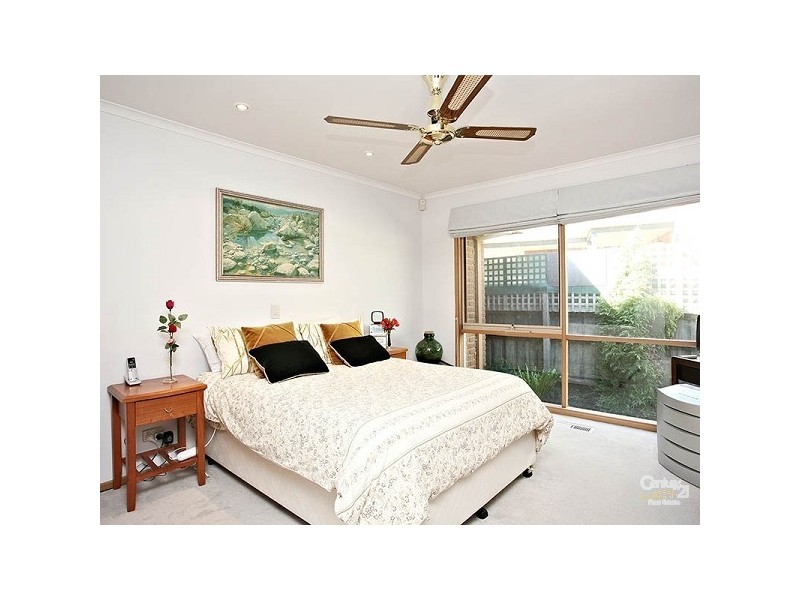 6 Aisha Crescent, Dingley Village VIC 3172