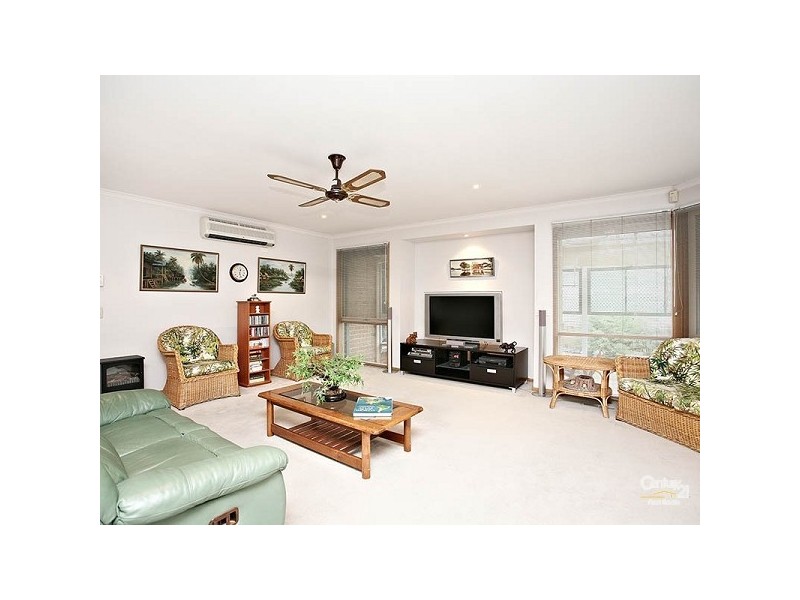 6 Aisha Crescent, Dingley Village VIC 3172