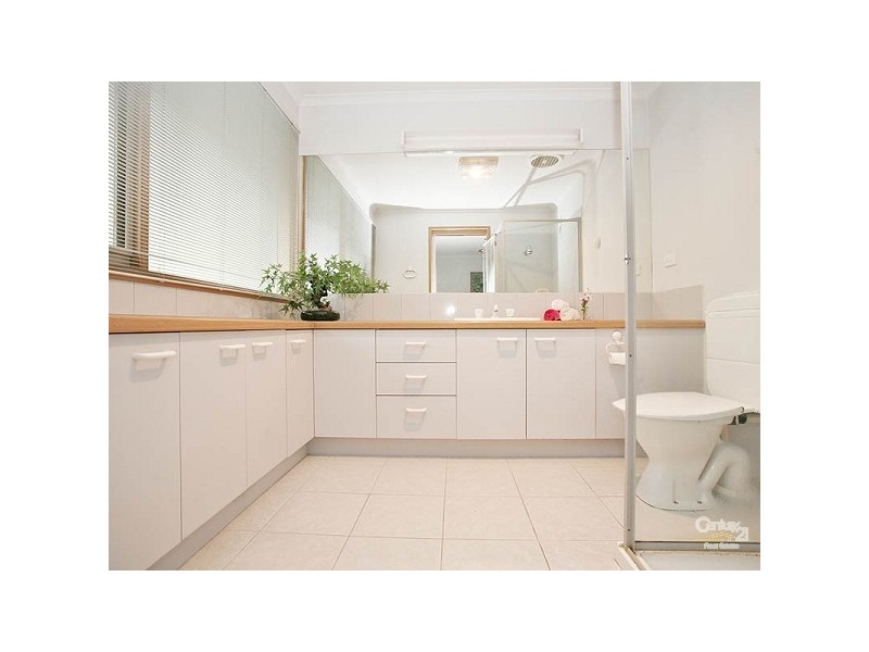 6 Aisha Crescent, Dingley Village VIC 3172