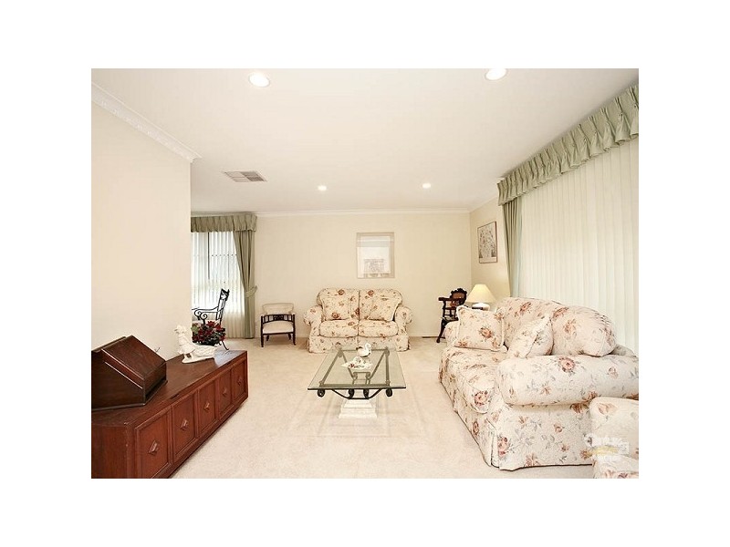 1 Picola Court, Dingley Village VIC 3172