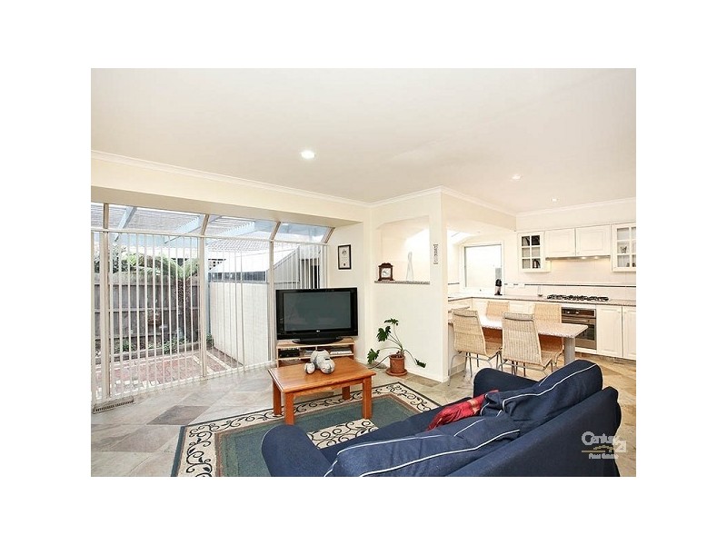 1 Picola Court, Dingley Village VIC 3172