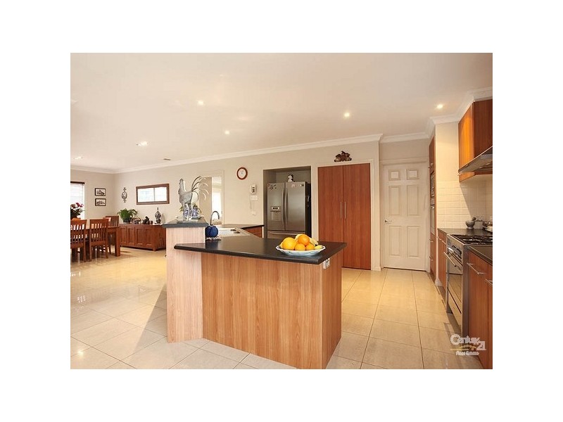 33 Jolimont Place, Dingley Village VIC 3172