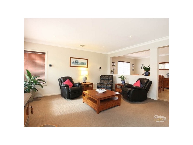 33 Jolimont Place, Dingley Village VIC 3172