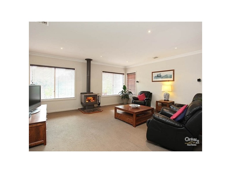 33 Jolimont Place, Dingley Village VIC 3172