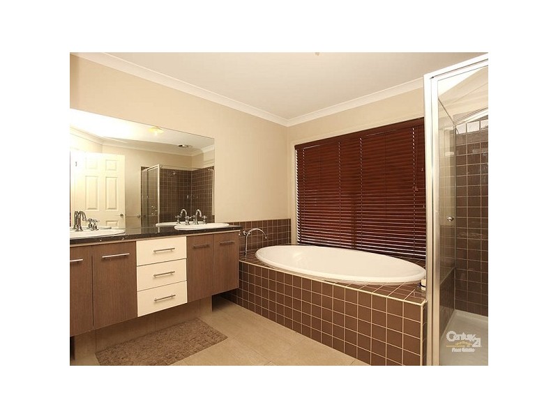 33 Jolimont Place, Dingley Village VIC 3172