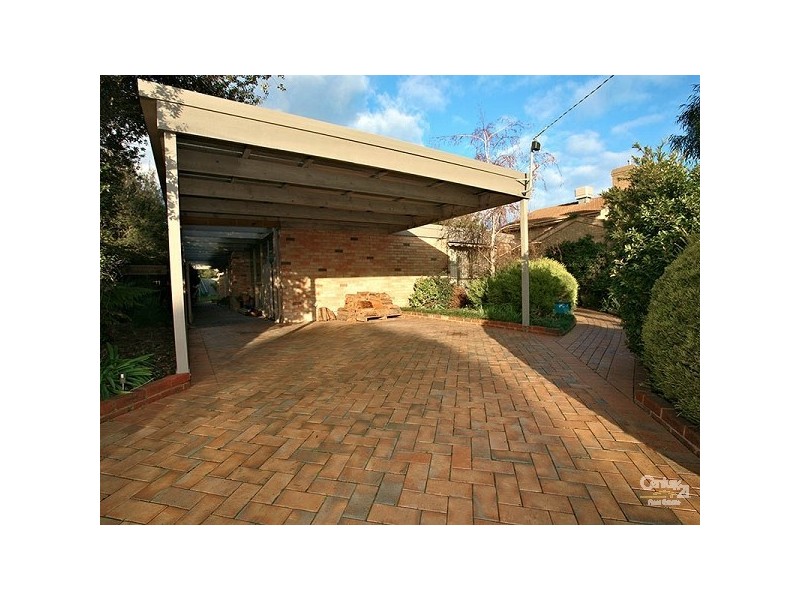 5 Locksley Close, Dingley Village VIC 3172