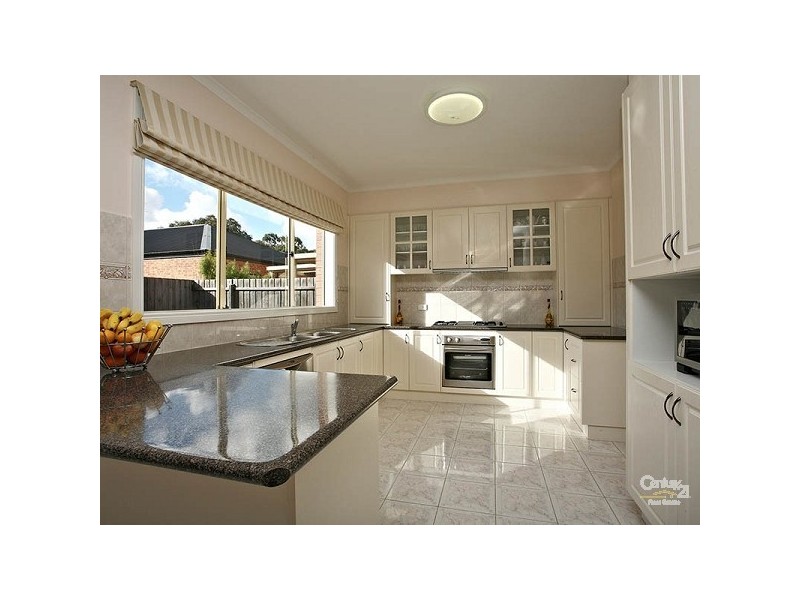 5 Wattlebird Court, Dingley Village VIC 3172