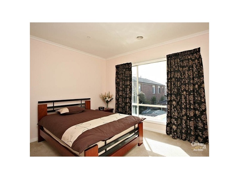 5 Wattlebird Court, Dingley Village VIC 3172