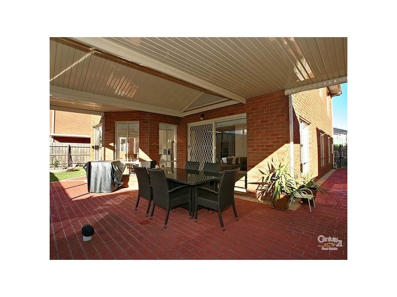 5 Wattlebird Court, Dingley Village VIC 3172