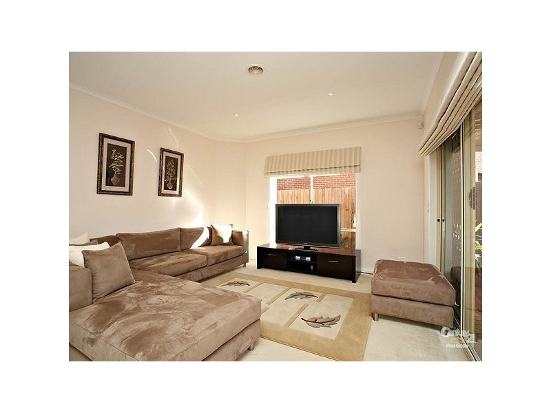 5 Wattlebird Court, Dingley Village VIC 3172