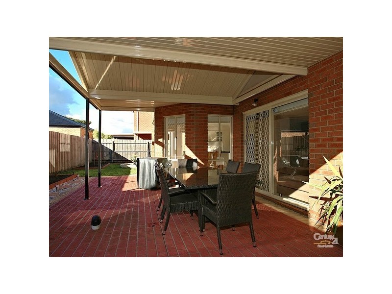 5 Wattlebird Court, Dingley Village VIC 3172
