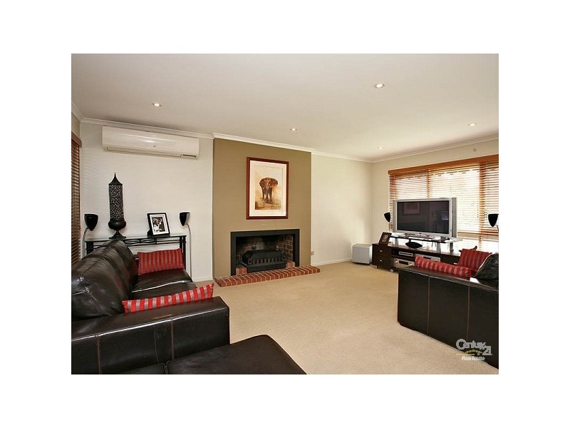 4 Locksley Close, Dingley Village VIC 3172