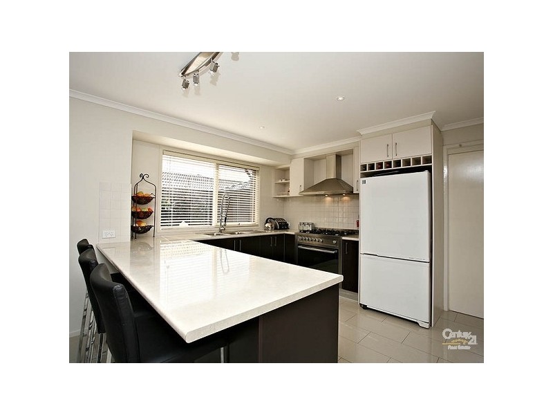 4 Locksley Close, Dingley Village VIC 3172