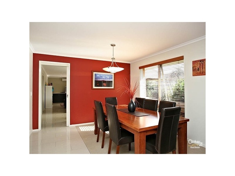 4 Locksley Close, Dingley Village VIC 3172