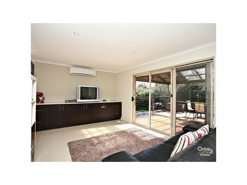 4 Locksley Close, Dingley Village VIC 3172