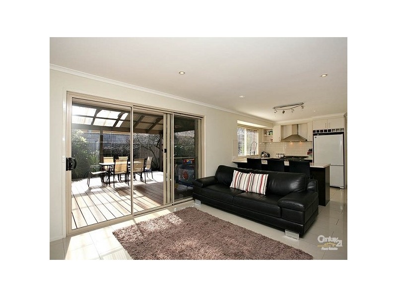 4 Locksley Close, Dingley Village VIC 3172