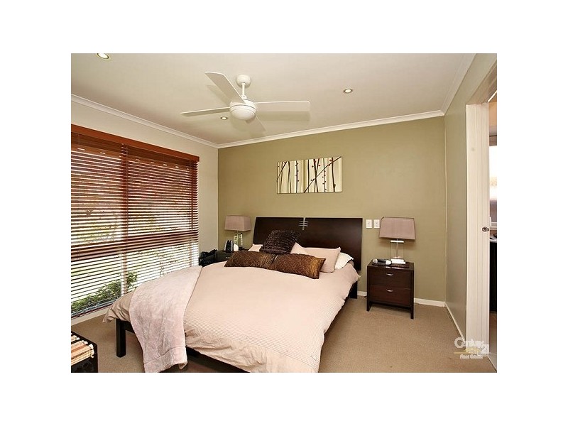 4 Locksley Close, Dingley Village VIC 3172