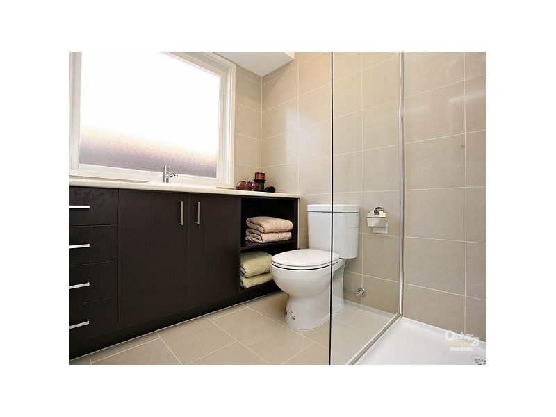 4 Locksley Close, Dingley Village VIC 3172