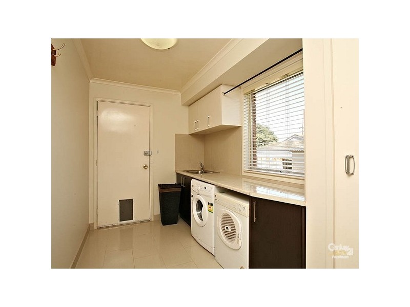 4 Locksley Close, Dingley Village VIC 3172